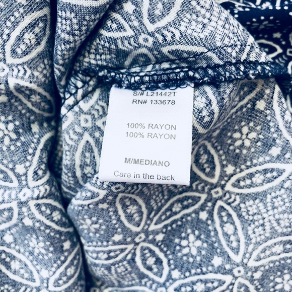 SOLD Anthropolgie (Love Tree Happens) Med Blouse - Picture 5 of 8